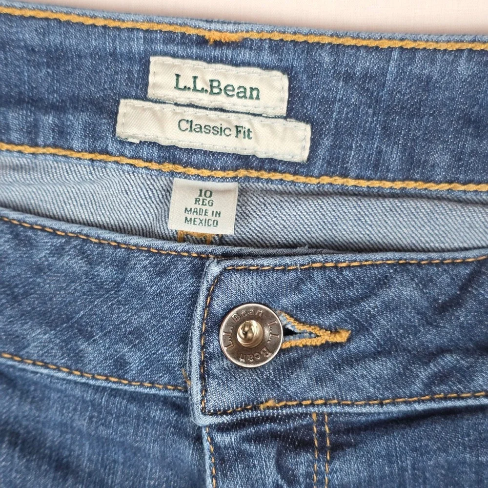 L.L.Bean Classic Fit Straight Leg Jeans Womens 10 Reg Blue Stretch Cotton Denim